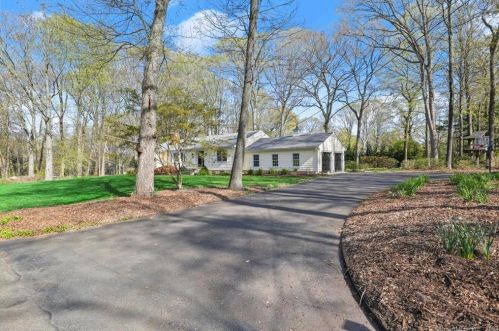 78 Blanchard Rd, Bridgeport, CT 06612-1934