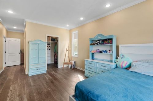 1050 Straightaway Ct, Oceanside CA  92057-1949 exterior