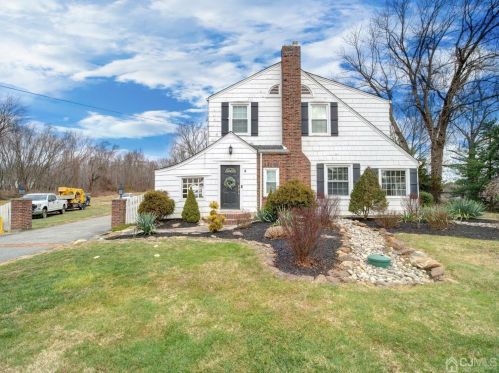 4 Church Ln, East Brunswick, NJ 08816-2502