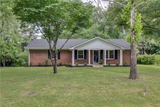 404 Formosa Dr, Columbia, TN 38401-2228
