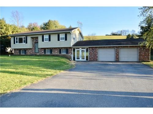 4430 Clover Hollow Rd, Slatington, PA 18080-3741
