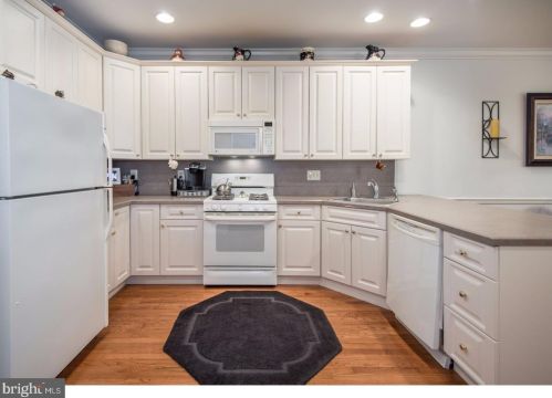 664 Greycliffe Ln, Prospectville PA  19002-1951 exterior