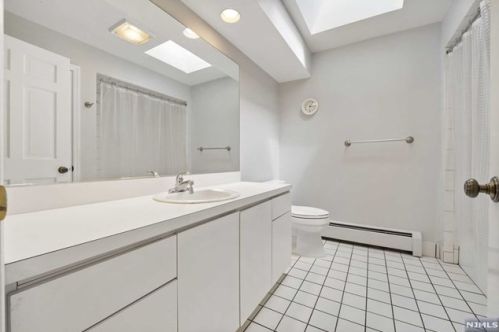 43 Bentley Dr, Franklin Lakes NJ  07417-1941 exterior