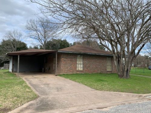 1540 Calvit St, Hempstead TX  77445-4234 exterior