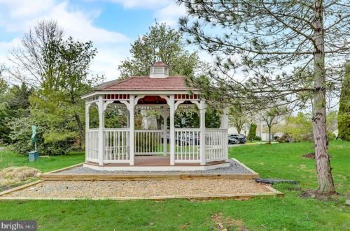 2496 Clover Fld Cir, Herndon VA  20171-4339 exterior