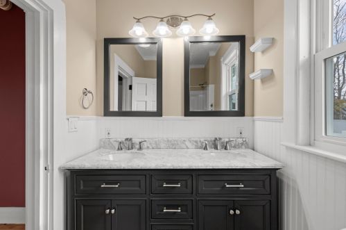 640 Mast Rd, Goffstown NH  03045 exterior