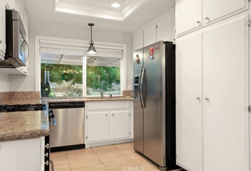 30305 Mira Loma Dr, Temecula CA  92592-2135 exterior