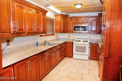 3475 Magda Ave, Tucson, AZ 85730-2723