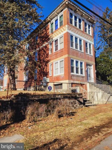 608 24th St, Harrisburg, PA 17104-2764