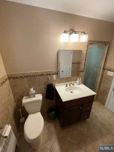 1344 Princeton Rd, Teaneck NJ  07666-2821 exterior