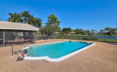 5215 Estates Dr, Delray Beach FL  33445-4385 exterior