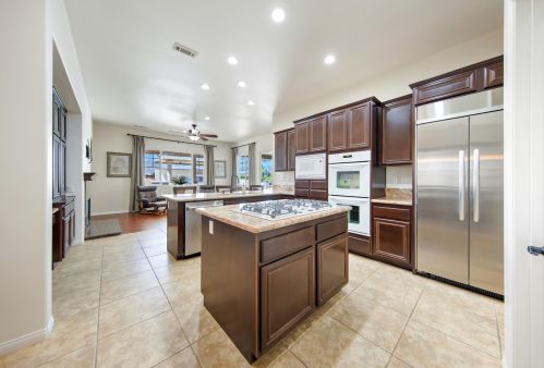 981 Park Ave, San Jacinto CA  92583-5407 exterior