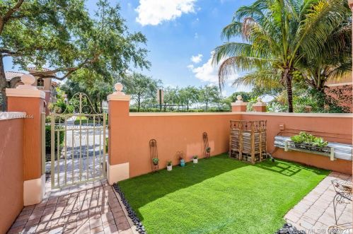 638 106th Ave, Hollywood, FL 33025-6908