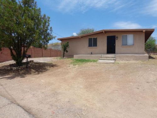921 Smith Dr, Nogales, AZ 85621-1828