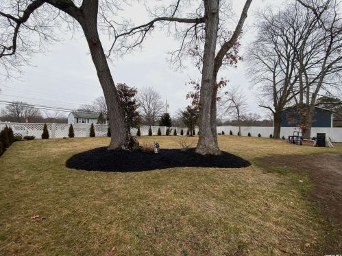 168 Washington Ave, Wheatley Heights NY  11798-2020 exterior