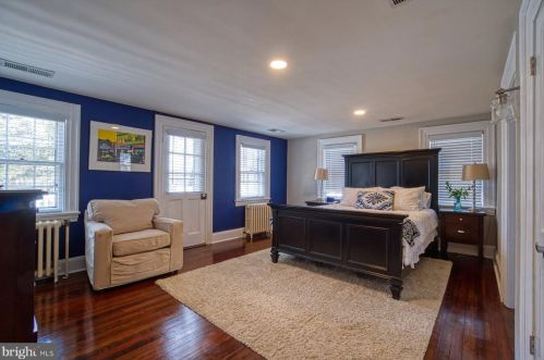 102 Cornwall St, Leesburg VA 20176-2804 exterior