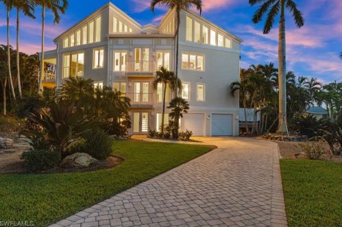 1581 San Carlos Bay Dr, Sanibel, FL 33957-3423