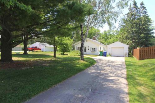 1277 Elmore St, Green Bay, WI 54303-4153