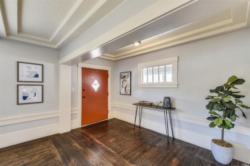 5044 Fairfax Ave, Oakland CA 94601-5811 exterior