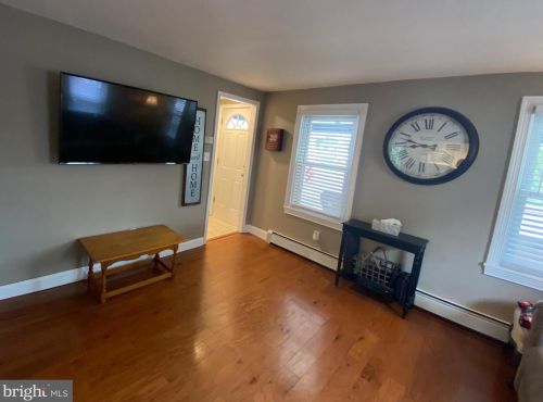 412 Washington Ave, Downingtown PA  19335-2708 exterior