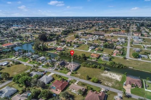310 18th Ave, Cape Coral, FL 33909-6331