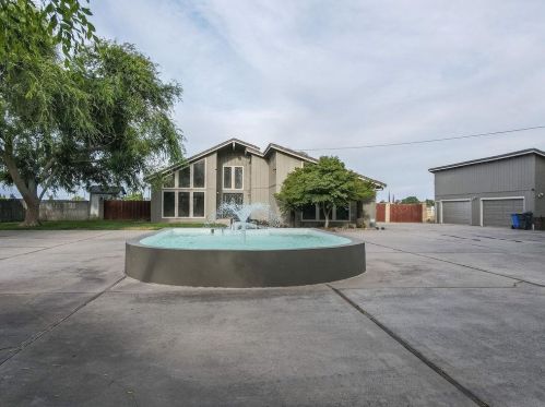 1812 Golf Rd, Turlock CA  95380-9746 exterior