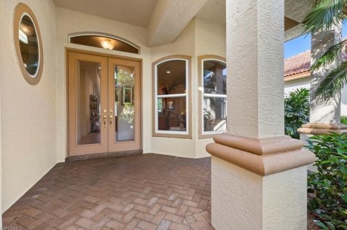 9201 Troon Lakes Dr, Naples, FL 34109-4316
