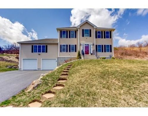 7 Grizzly Dr, Rutland, MA 01543-1481