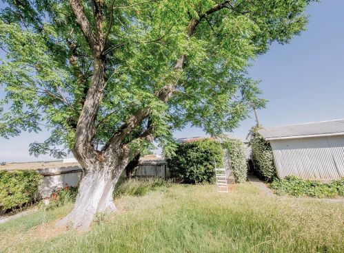 900 Olive Ave, Grayson CA  95363-9415 exterior