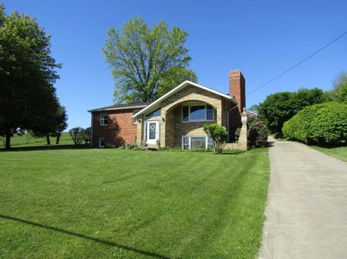 205 Johnetta Rd, Vandergrift, PA 15690-8217