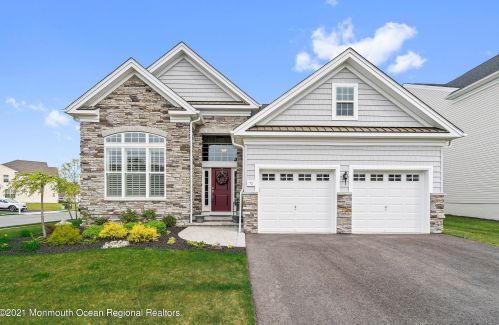 72 Ambermist Way, Lacey, NJ 08731