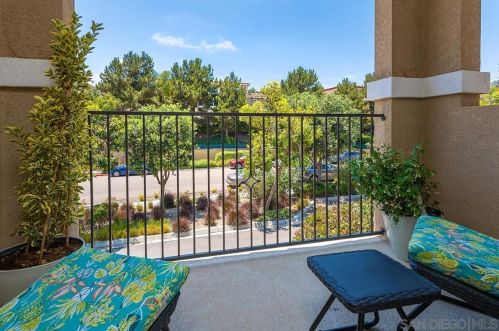 6962 Feldspar Pl, Carlsbad CA  92009-5212 exterior