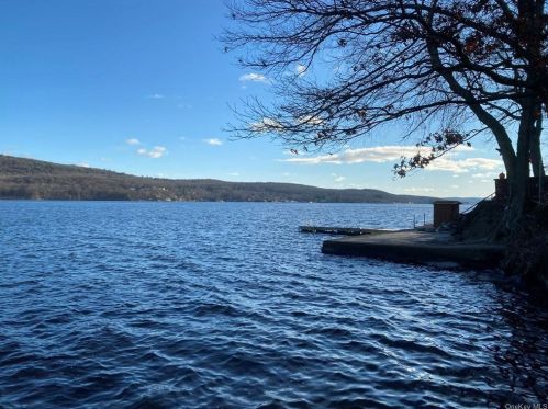 28 Debra Ter, Greenwood Lake, NY 10925-4145