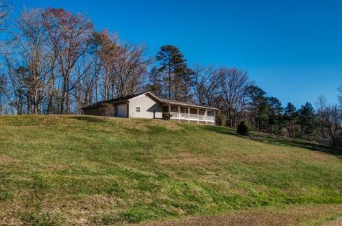 95 Lilac Trl, Unaka, NC 28906-4286