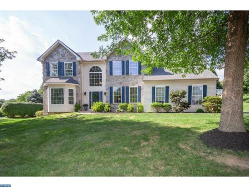 14 Twin Creeks Dr, Thornton, PA 19373-1097