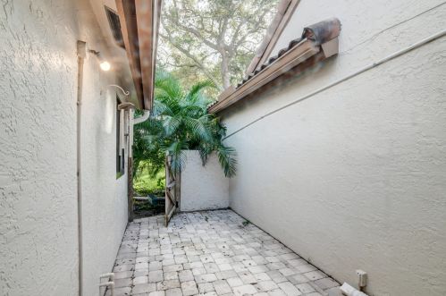23313 Water Cir, Boca Raton FL  33486-8539 exterior
