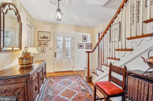 4217 Van Ness St, Washington, DC 20016-2127