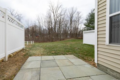 6 Rambling Brook Ln, Poughkeepsie NY  12601-5964 exterior