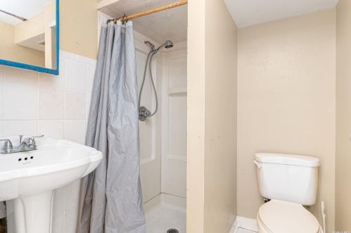 22 Maple St, Central Islip NY  11722-3127 exterior