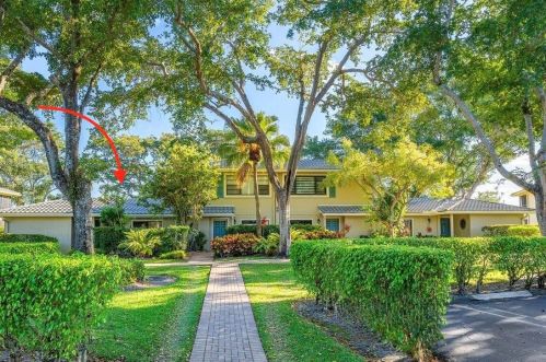29 Westgate Ln, Boynton Beach, FL 33436-6374