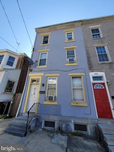 818 Arch St, Norristown, PA 19401-4033