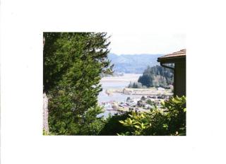 730 Highland Cir, Waldport, OR 97394-9328