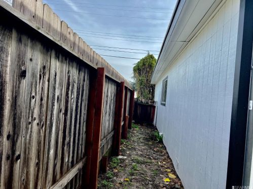 2847 Avon Ave, Concord CA  94520-5432 exterior