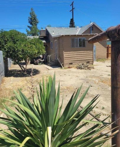 408 San Joaquin St, Avenal, CA 93204-1348