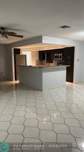 7731 40th St, Hollywood FL  33024-8407 exterior