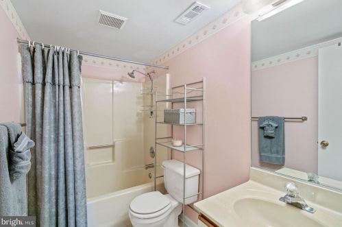 10909 Heatherwood Dr, Spotsylvania VA  22553-1669 exterior