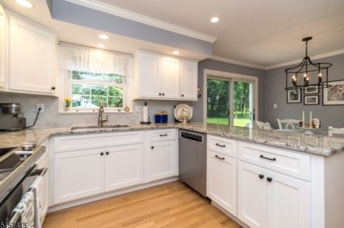 6 Cheryle Way, Annandale NJ  08801-3416 exterior