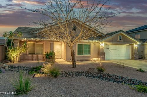 1043 Juanita Ave, Gilbert, AZ 85233-2556