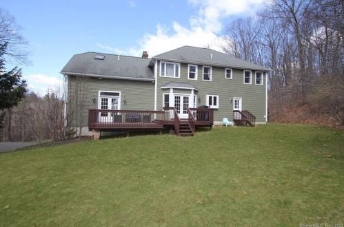 86 Blanket Mdw Rd, Upper Stepney CT 06468-1095 exterior