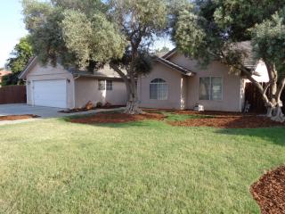 508 Cortner St, Hanford, CA 93230-1717